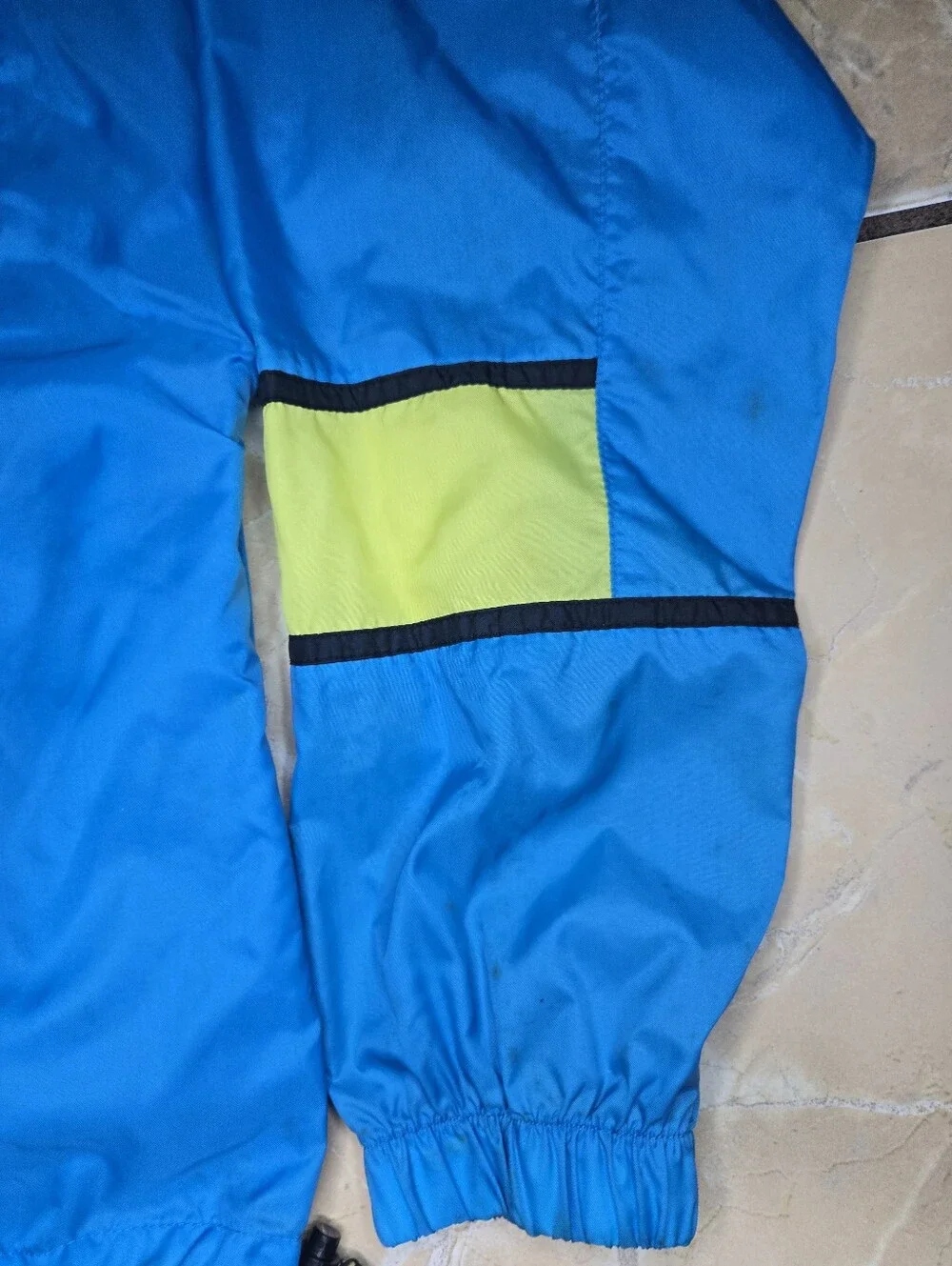Vintahe Nike Blue Windbreaker with Lime Accents
